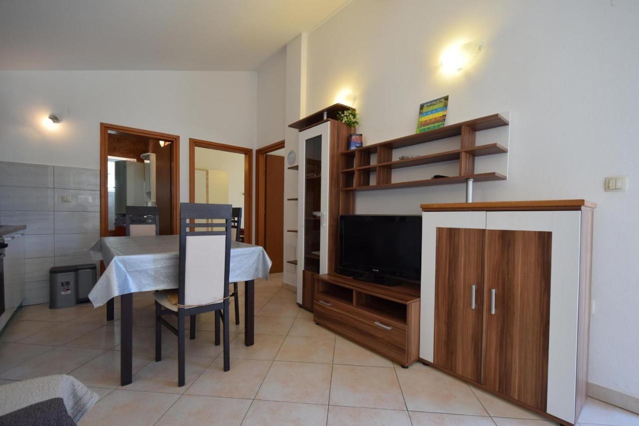 Holiday Home Pere Malinska Zewnętrze zdjęcie