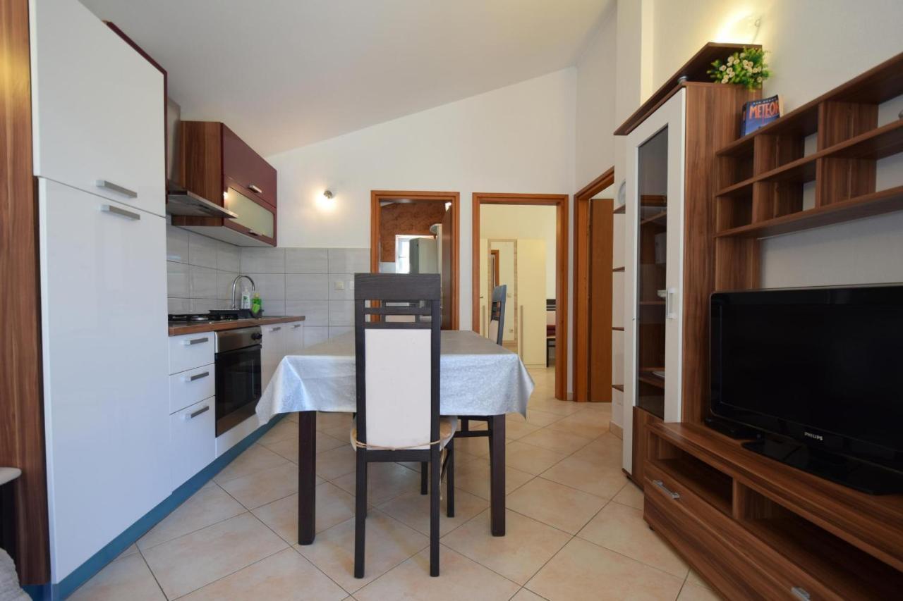 Holiday Home Pere Malinska Zewnętrze zdjęcie
